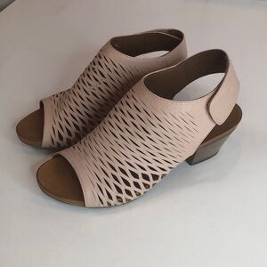 Bueno Lacey Pale Pink cutout design block heel bootie sandal Women's 38 7.5 8